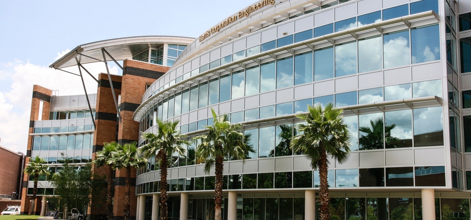 image of ucf campus building: harris corporation engineering center